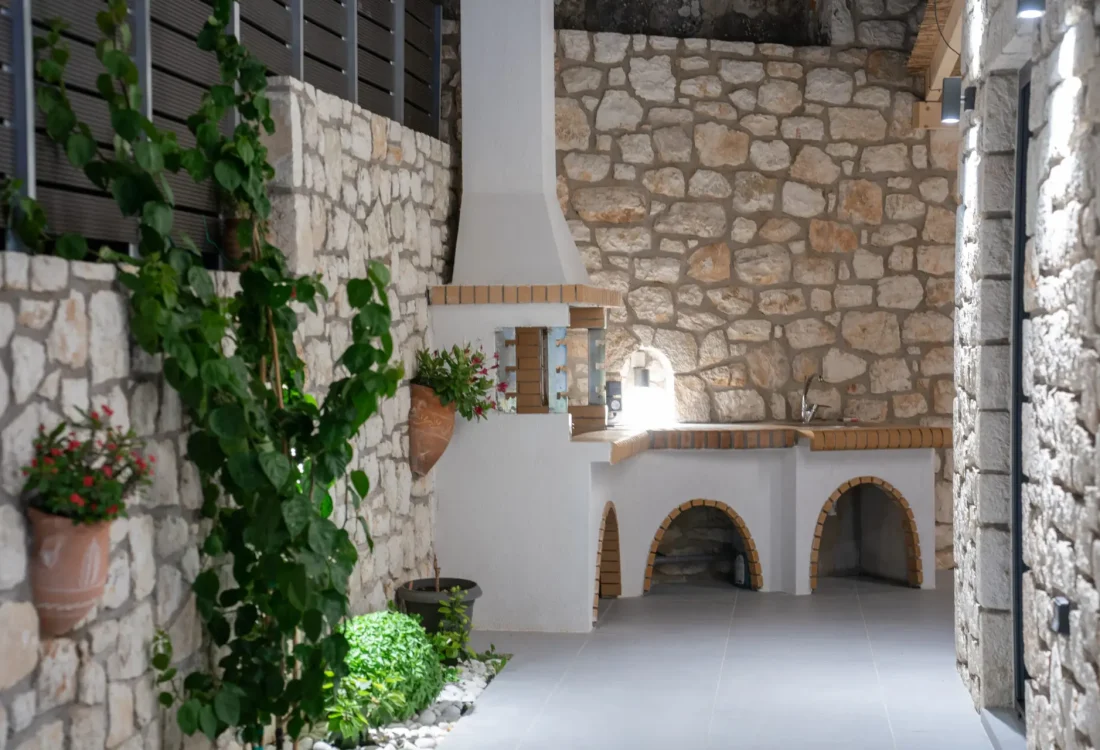Stone Villa Aris