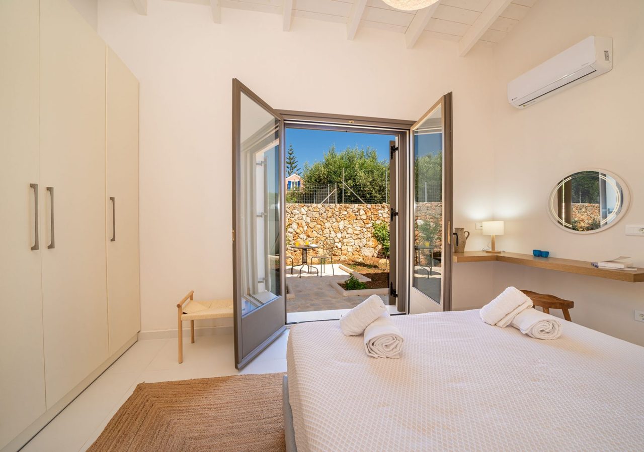 Villa Poppy Fiscardo Stone Villas (26)
